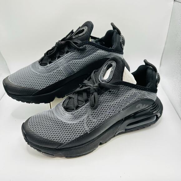 Size 4.5 (GS) - Nike Air Max 2090 Low Black Wolf Grey - CJ4066-001 (Women’s 6) - Picture 4 of 6